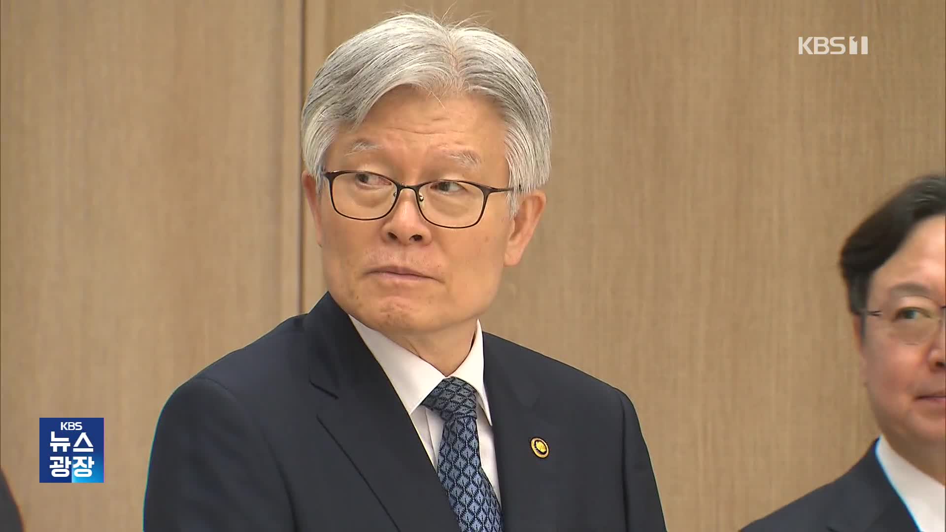 야, 최동석 경질 요구 봇물…여, 논란 차단 고심