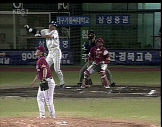 양준혁 17호 홈런 '브룸바 기다려' 