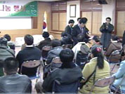 은평구, 중증장애인에 전동 휠체어 전달 