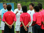 축구대표팀, 치열한 생존 경쟁 돌입 