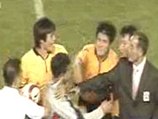 프로축구 심판 관중 폭행 파문 