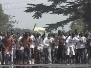 라이베리아 수도서 부정 선거 규탄 시위 