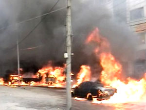 폐유 수거차서 불…차량·건물 불타 