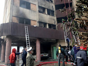 이란 군용기 아파트 단지 추락 