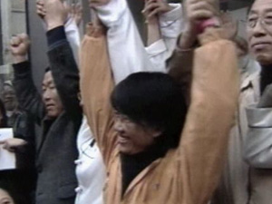 홍콩 원정시위대 11명 풀려나 