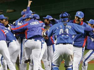 WBC 한국, 日 꺾고 꿈의 4강 달성 