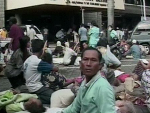 인도네시아 강진, 2천여 명 사망 