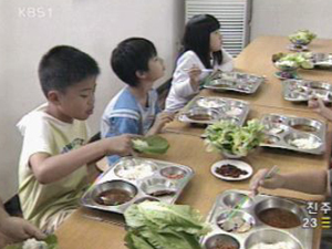 “엄마가 만든 급식, 식중독 걱정 없어요” 