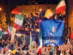 ‘챔피언’ 이탈리아, 환영 속 개선 
