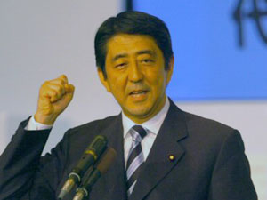 아베 장관, 日 자민당 새 총재로 선출 