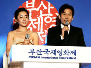 ‘영화의 바다로~’ 부산 국제영화제 개막 