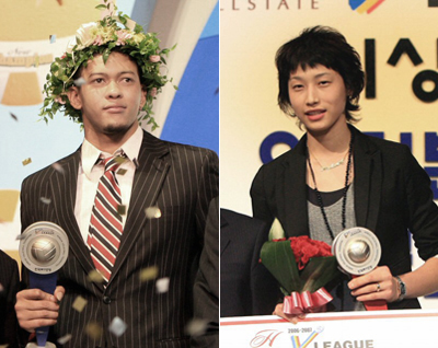 6일 오후 잠실롯데호텔에서 열린 2007 배구 V리그 시상식에서 남자 MVP로 선정된 레안드로와 여자부문 MVP 김연경이 포즈를 취하고 있다. 