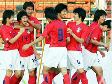 올림픽 축구, ‘실험과 경쟁’ 체제로 