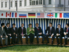 [심층취재] G8 ‘세계화·반세계화로 진통’ 