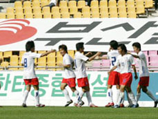 청소년축구, 부산컵 우승…신영록 ‘날았다’ 