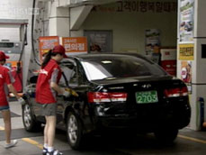 고유가 시대, 정유사 ‘웃고’ 소비자 ‘울고’ 