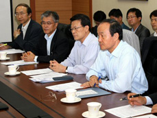 청와대, 긴장속 잇단 대책 회의 