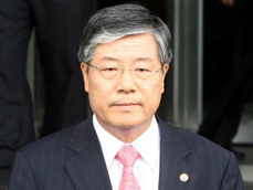 김성호 법무부 장관 결국 사퇴 