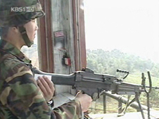 북한군, 아군 GP에 총격…대응 사격 