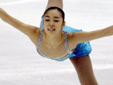 김연아, 초반 실수 딛고 쇼트 1위 