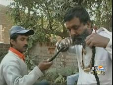 인도, 3미터 넘는 콧수염 기른 사나이 