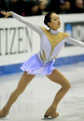 14일 오후 고양시 덕양구 어울림누리 얼음마루 빙상장에서 열린 2008 국제빙상경기연맹(ISU) 4대륙 피겨선수권대회 여자 싱글 쇼트 프로그램 경기에서 ‘일본의 피겨 요정’ 아사다 마오가 아름다운 연기를 선보이고 있다. 