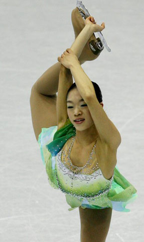 14일 오후 고양시 덕양구 어울림누리 얼음마루 빙상장에서 열린 2008 국제빙상경기연맹(ISU) 4대륙 피겨선수권대회 여자 싱글 쇼트 프로그램 경기에서 김나영(연수여고2)이 열연하고 있다. 