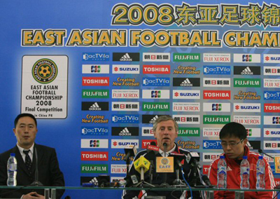 17일 동아시아대회 한국과의 일전을 앞두고 있는 중국축구국가대표팀 블라디미르 페트로비치 감독이 16일 오후 중국 충칭 올림픽 스포츠센터에서 인터뷰를 하고 있다. 