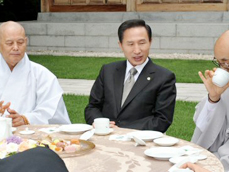 이 대통령 “재협상 요구시 엄청난 문제 발생” 