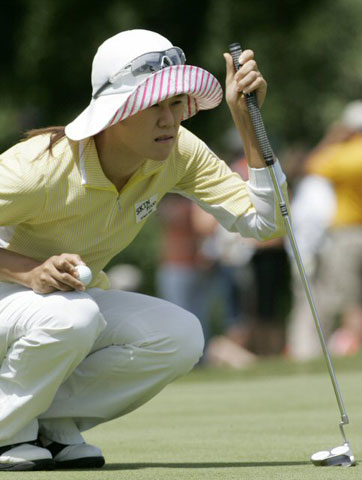  29일(현지시간) 미국 미네소타주 에디나 인터라켄골프장에서 열린 미국여자프로골프(LPGA) 투어 메이저 대회 제63회 US여자오픈, 김영이 신중한 자세로 코스를 살피고 있다. 김영은 5오버타 297타로 공동 31위에 머물렀다. 