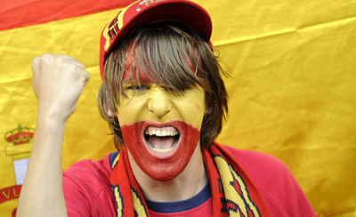 30일(한국시간) 오스트리아 빈 에른스트하펠슈타디온에서 열린 2008 유럽축구선수권대회 스페인을 응원하는 축구팬. 
