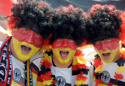 30일(한국시간) 오스트리아 빈 에른스트하펠슈타디온에서 열린 2008 유럽축구선수권대회 독일을 응원하는 축구팬. 