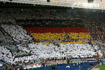 30일(한국시간) 오스트리아 빈 에른스트하펠슈타디온에서 열린 2008 유럽축구선수권대회 결승전 카드섹션 응원을 펼치는 독일팬들. 