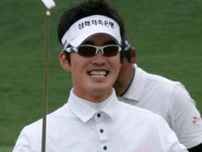 황인춘·김형성, 상금왕 놓고 샷 대결 