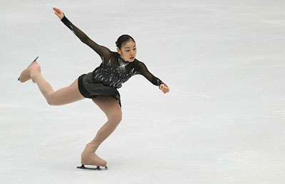 '피겨 퀸' 김연아가 6일 오후 2008-2009 국제빙상경기연맹(ISU) 시니어 피겨스케이팅 그랑프리 3차 대회 '컵 오브 차이나'가 열리는 베이징 수도체육관에서 쇼트프로그램 배경 음악인 '죽음의 무도'에 맞춰 최종 연습을 하고 있다. 