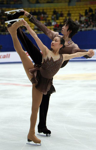   6일 오후 중국 베이징 수도체육관에서 열린 2008-2009 국제빙상경기연맹(ISU) 시니어 피겨스케이팅 그랑프리 3차 대회 '컵 오브 차이나' 페어 쇼트프로그램 경기에서 중국의 장유에-왕레이가 환상의 연기를 펼치고 있다. 