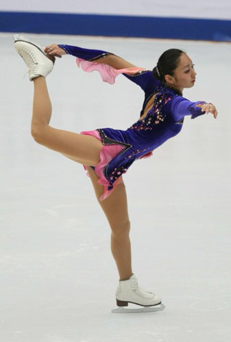   김연아의 라이벌 안도 미키(일본)가 6일 오후 중국 베이징 수도체육관에서 열린 2008-2009 국제빙상경기연맹(ISU) 시니어 피겨스케이팅 그랑프리 3차 대회 '컵 오브 차이나' 여자 싱글 쇼트프로그램에서 스파이럴 연기를 하고 있다. 