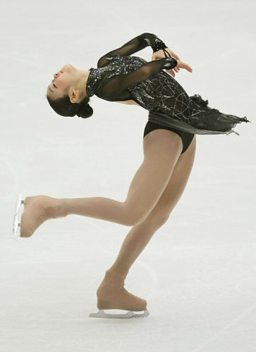   '피겨 퀸' 김연아가 6일 오후 중국 베이징 수도체육관에서 열린 2008-2009 국제빙상경기연맹(ISU) 시니어 피겨스케이팅 그랑프리 3차 대회 '컵 오브 차이나' 여자 싱글 쇼트프로그램에서 환상적인 스핀 연기를 펼치고 있다. 