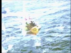 감포 앞바다 어선 전복…7명 실종·3명 구조 