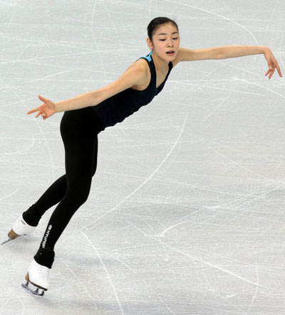 4일 오전 캐나다 밴쿠버 퍼시픽 콜리세움에서 열린 2009 국제빙상경기연맹(ISU) 4대륙 피겨선수권대회 공식 연습, 김연아가 아름다운 연기를 펼치고 있다. 