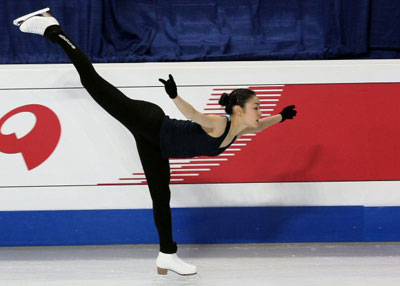 4일 오전 캐나다 밴쿠버 퍼시픽 콜리세움에서 열린 2009 국제빙상경기연맹(ISU) 4대륙 피겨선수권대회 공식 연습, 김연아가 아름다운 연기를 선보이고 있다. 