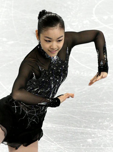 '피겨 퀸' 김연아가 5일 오후 밴쿠버 퍼시픽 콜리시움에서 열린 2009 국제빙상경기연맹(ISU) 4대륙 피겨선수권대회 여자 싱글 쇼트프로그램에서 멋진 연기를 선보이고 있다. 