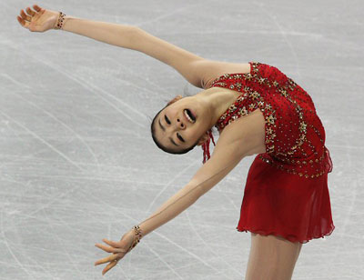 7일 캐나다 밴쿠버 퍼시픽 콜리시움에서 열린 2009 국제빙상경기연맹(ISU) 4대륙 피겨선수권대회 여자 싱글에서 김연아가 아름다운 연기를 펼치고 있다. 