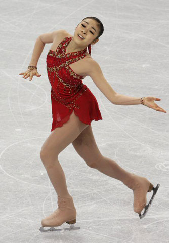 7일 캐나다 밴쿠버 퍼시픽 콜리시움에서 열린 2009 국제빙상경기연맹(ISU) 4대륙 피겨선수권대회 여자 싱글에서 김연아가 황홀한 연기를 펼치고 있다. 