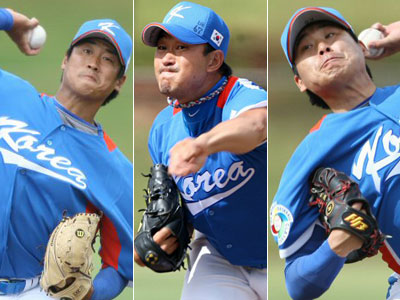  19일 오전 미국 하와이 호놀룰루 센트럴 오아후 리저널파크에서 열린 WBC 야구 대표팀-한화 이글스 연습경기에서 대표팀 투수 정현욱, 봉중근, 이승호(왼쪽부터)가 차례로 등판해 역투하고 있다. 