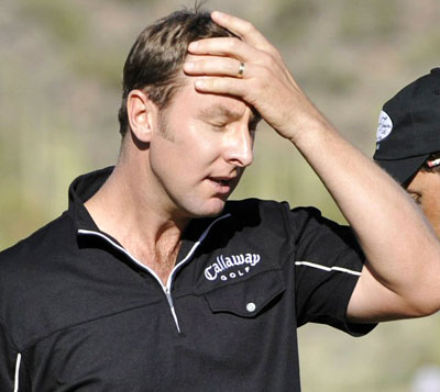 25일(현지시각) 미국 애리조나주 마라나의 리츠칼튼 골프장에서 열린 PGA 투어 WGC 악센추어 매치플레이 챔피언십 64강전에서 브렌단 존스가 타이거 우즈에게 3대 2로 패하고 아쉬워하고 있다. 