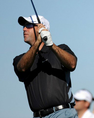 27일(한국시간) 미국 애리조나주 마라나의 리츠칼튼 골프장(파72.7천833야드)에서 열린 PGA 투어 WGC 악센추어 매치플레이 챔피언십 32강에서 스튜어트 싱크가 3번홀 티샷을 하고 있다. 