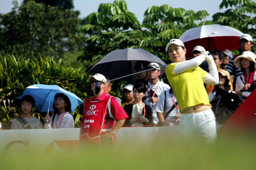 8일 싱가포르 타나메라 골프장에서 열린 미국여자프로골프(LPGA) 투어 HSBC 위민스 챔피언스 최종라운드에서 이미나가 티샷하고 있다. 