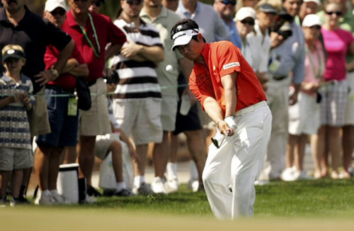 8일(현지 시간) 미국 플로리다주 팜비치가든스 PGA내셔널 골프장 챔피언스코스(파70.7천158야드)에서 열린 혼다클래식 마지막 라운드에서 양용은이 멋진 칩샷을 선보이고 있다.
 