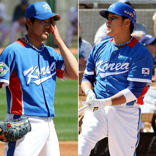 13일(한국시간) 미국 애리조나주 글렌데이 카멜백 랜치 스타디움에서 열린 WBC 대표팀과 메이저리그 LA 다저스의 연습경기에서 선발투수로 나온 장원삼이 땀을 닦고 있다. (사진 왼쪽)

13일(한국시간) 미국 애리조나주 글렌데이 카멜백 랜치 스타디움에서 열린 WBC 대표팀과 메이저리그 LA 다저스의 연습경기 1회초 1사 주자 2,3루 상황에서 타석에 들어선 추신수가 파울타구를 치고 아쉬워 하고 있다. 